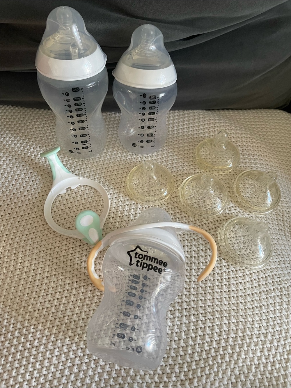 Tommee Tippee 3 Baby Bottles with Handles Extra Nipples Size 1 & 3 anti-colic
